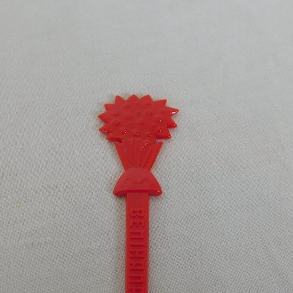 Lot of 4 Benihana Of Tokyo Swizzle Sticks Cocktail Stirrers Vintage USA Red 6" - Picture 3 of 11